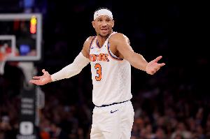 星空体育官网-丁威迪：哈特是万金油型球员 他能干所有脏活累活