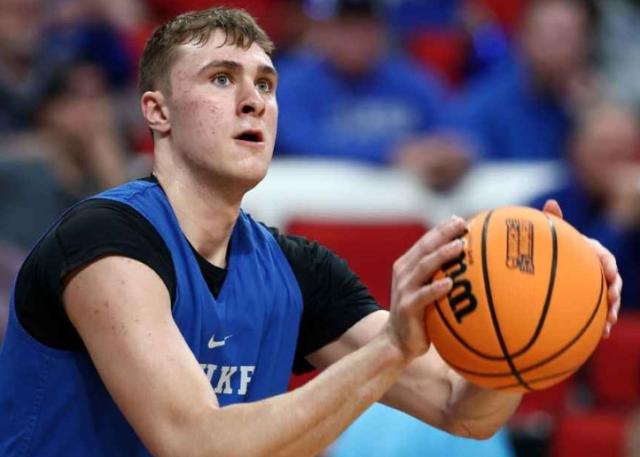 星空体育APP-弗拉格潜力超锡安？留杜克再打一年将损失上亿美元