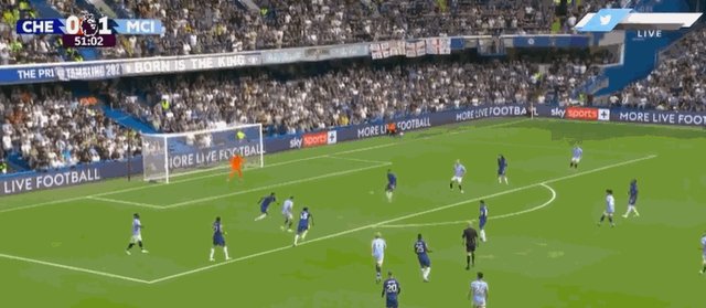 1723999476113008943.gif 桑切斯扑救.gif