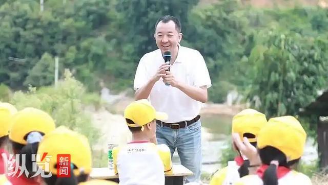 星空体育-纵览热点｜陈行甲在基金会年薪超70万引发争议，基金会回应：民政部门已关注到，经过核实没有问题